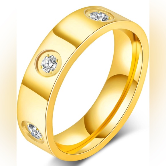 Jewelry - Gold love ring